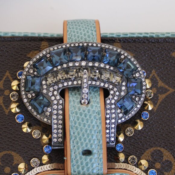 Louis Vuitton Lizard Embellished Les Extraordinaires Clutch - Picture 10 of 16